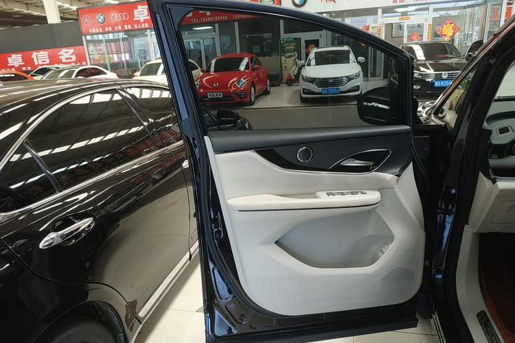 Used FORTHING Xinghai V9 2024 1.5TD 100km Chinese Knot Series Performance Edition Left Front Door Interior