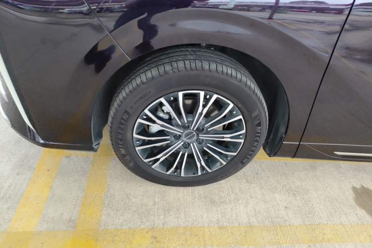 Used FORTHING Xinghai V9 2024 1.5TD 200km Qingyunti Series Premium Version Left Front Wheel Hub