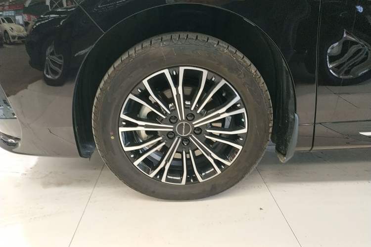 Used FORTHING Xinghai V9 2024 1.5TD 100km Chinese Knot Series Performance Edition Left Front Wheel Hub