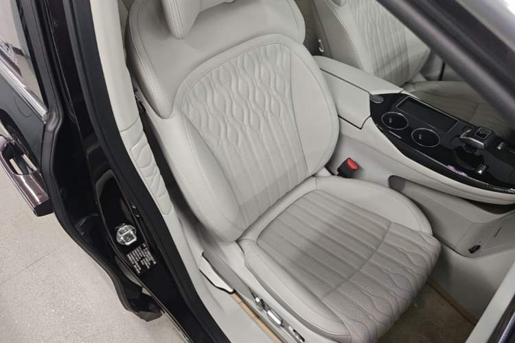 Used FORTHING Xinghai V9 2024 1.5TD 200km Chinese Knot Series Premium Edition Right Front Seat