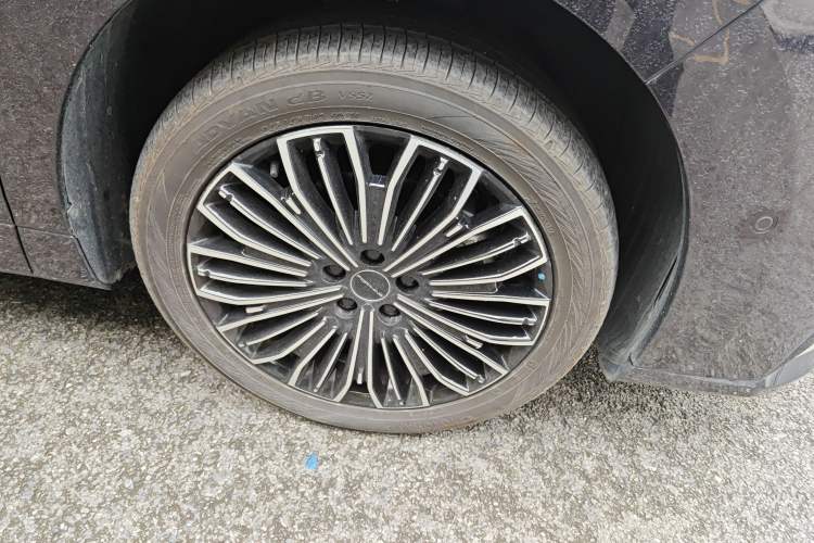 Used FORTHING Xinghai V9 2024 1.5TD 200km Qingyunti Series Flagship Edition Right Front Wheel Hub