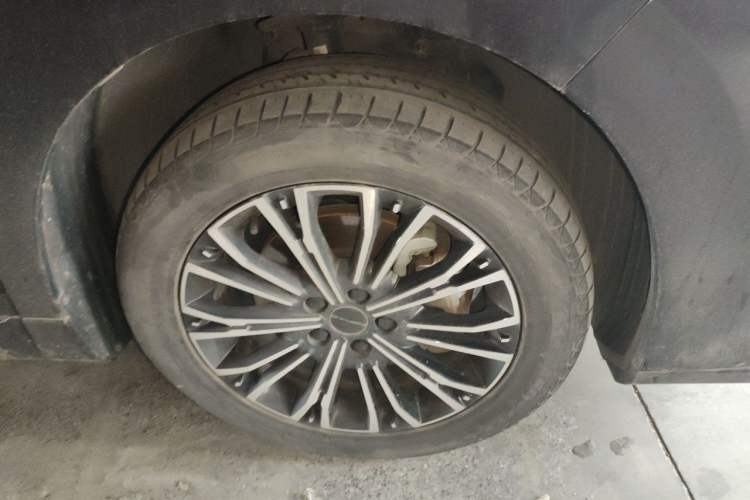 Used FORTHING Xinghai V9 2024 1.5TD 200km Qingyunti Series Premium Version Right Front Wheel Hub