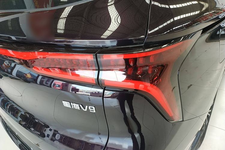 Used FORTHING Xinghai V9 2024 1.5TD 100km Chinese Knot Series Performance Edition Right Rear Taillight