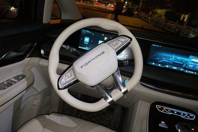 Used FORTHING Xinghai V9 2024 1.5TD 200km Chinese Knot Series Luxury Version Steering Wheel