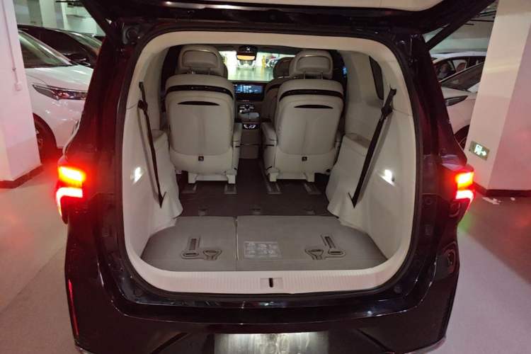 Used FORTHING Xinghai V9 2024 1.5TD 200km Qingyunti Series Premium Version Trunk