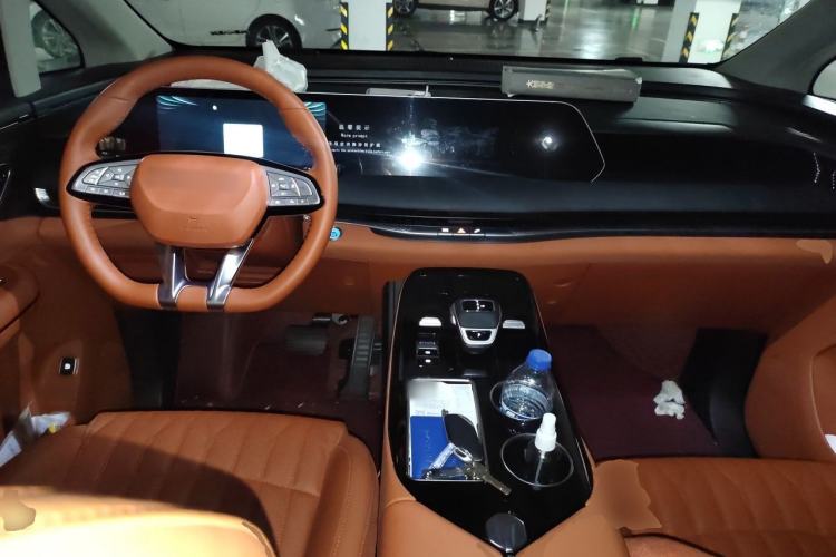 Used FORTHING Xinghai V9 2024 1.5TD 200km Chinese Knot Series Premium Edition Center Console