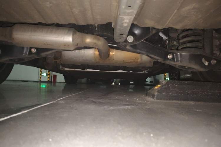 Used FORTHING Xinghai V9 2024 1.5TD 200km Chinese Knot Series Premium Edition Chassis Rear