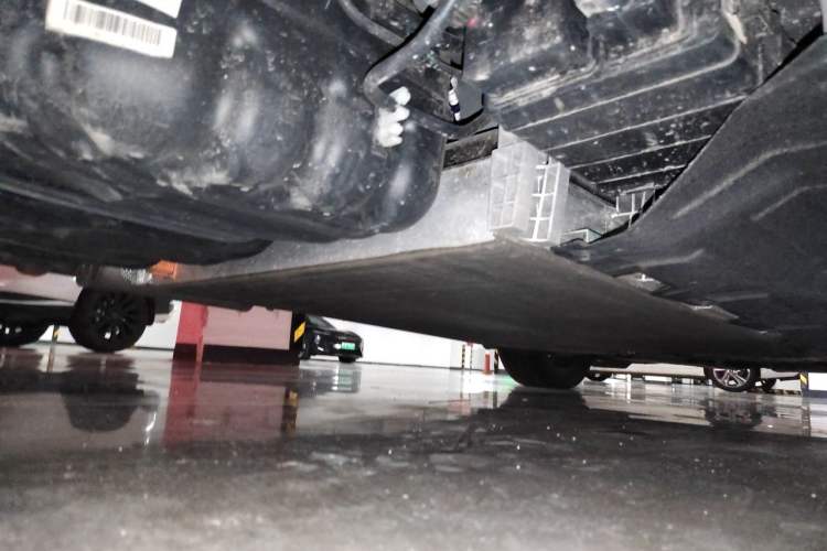Used FORTHING Xinghai V9 2024 1.5TD 200km Chinese Knot Series Premium Edition Chassis Rear Right