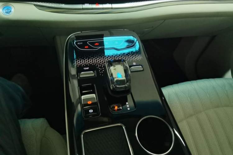 Used FORTHING Xinghai V9 2024 1.5TD 200km Qingyunti Series Premium Version Gear Lever