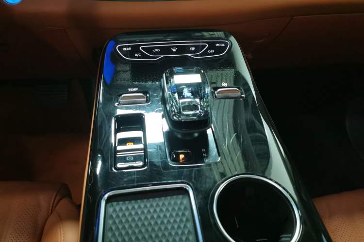 Used FORTHING Xinghai V9 2024 1.5TD 200km Qingyunti Series Premium Version Gear Lever