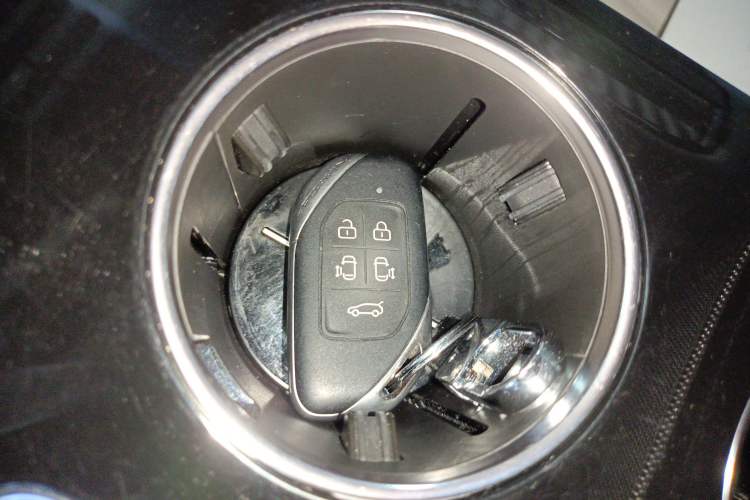 Used FORTHING Xinghai V9 2024 1.5TD 200km Qingyunti Series Premium Version Interior 1