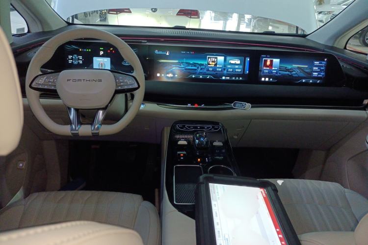Used FORTHING Xinghai V9 2024 1.5TD 200km Qingyunti Series Premium Version Interior 2