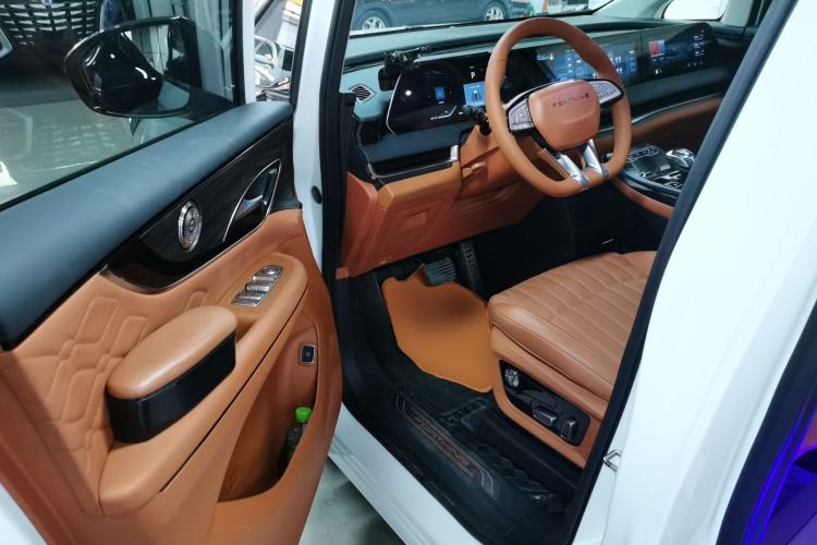 Used FORTHING Xinghai V9 2024 1.5TD 200km Qingyunti Series Premium Version Interior 3