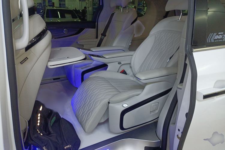 Used FORTHING Xinghai V9 2024 1.5TD 200km Qingyunti Series Premium Version Interior 4
