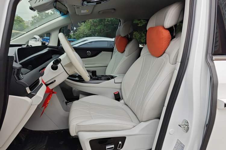 Used FORTHING Xinghai V9 2024 1.5TD 200km Chinese Knot Series Luxury Version Left Front Seat