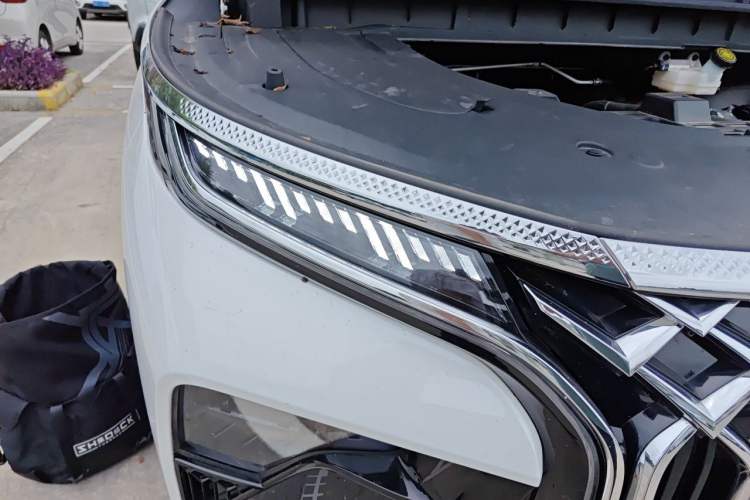 Used FORTHING Xinghai V9 2024 1.5TD 200km Chinese Knot Series Luxury Version Right Front Headlight