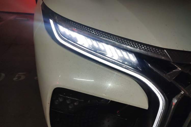 Used FORTHING Xinghai V9 2024 1.5TD 200km Chinese Knot Series Premium Edition Right Front Headlight