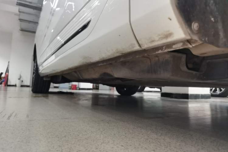 Used FORTHING Xinghai V9 2024 1.5TD 200km Qingyunti Series Premium Version Right Side Sill