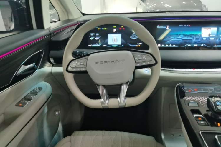 Used FORTHING Xinghai V9 2024 1.5TD 200km Qingyunti Series Premium Version Steering Wheel