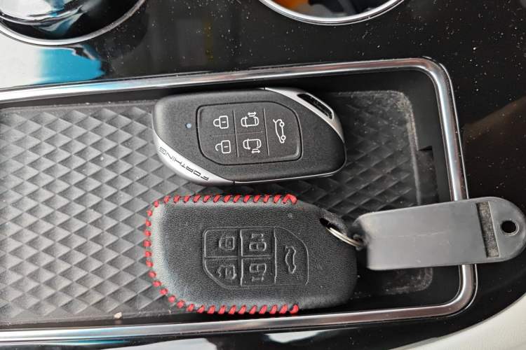 Used FORTHING Xinghai V9 2024 1.5TD 200km Chinese Knot Series Luxury Version Vehicle Key