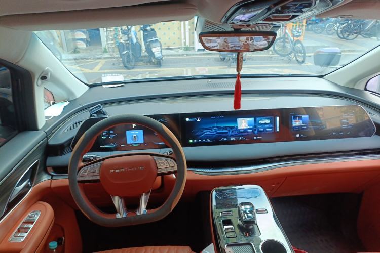 Used FORTHING Xinghai V9 2024 1.5TD 200km Qingyunti Series Flagship Edition Center Console