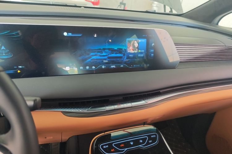 Used FORTHING Xinghai V9 2025 Model, 1.5TD 200km Qingyunti Series, Zunyue Edition Audio And AC Panel