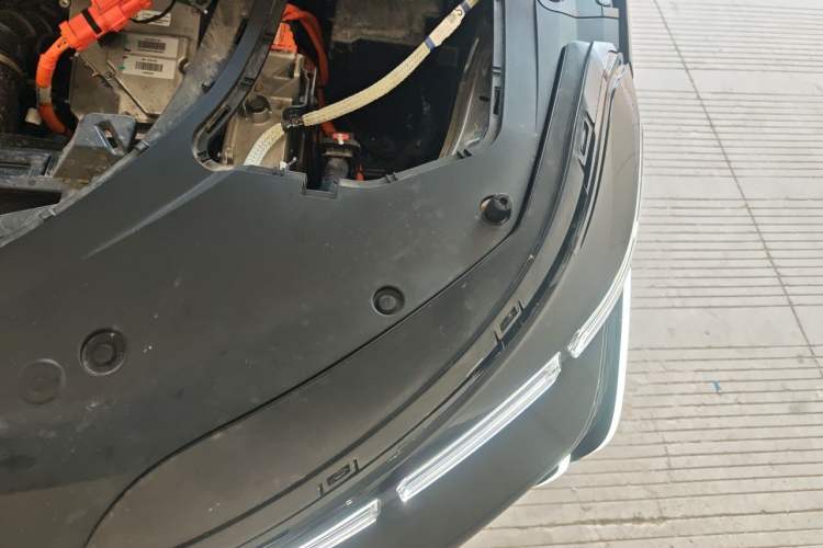 Used FORTHING Xinghai V9 2025 Model, 1.5TD 200km Qingyunti Series, Zunyue Edition Engine Bay Left