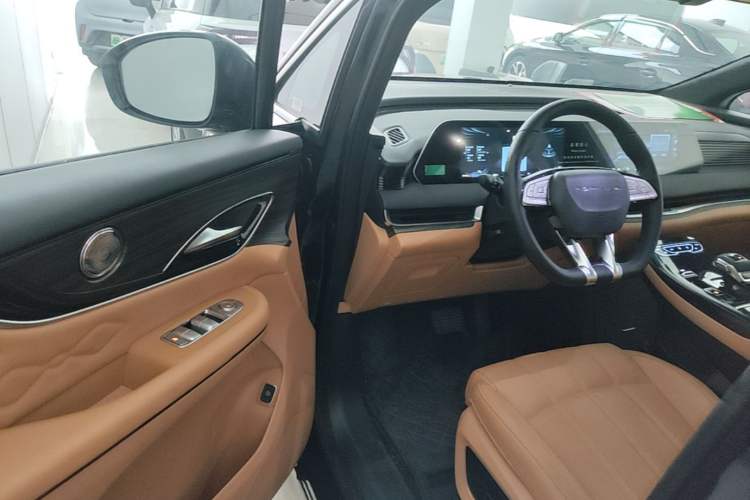 Used FORTHING Xinghai V9 2026 Model, More Enjoyment Series, 200km Luxury Edition Driver Seat