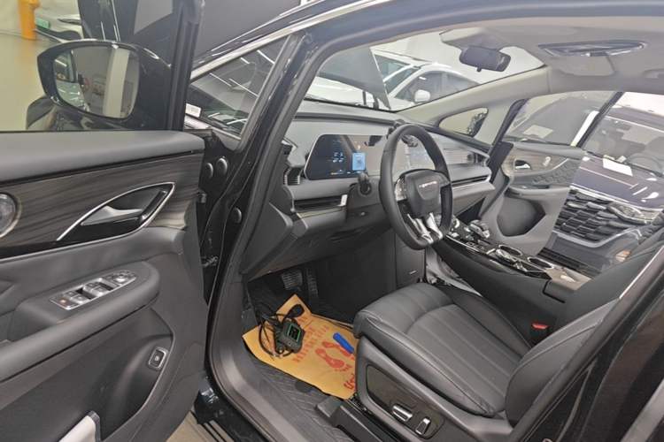 Used FORTHING Xinghai V9 2026 Model, More Enjoyment Series, 200km Comfort Edition Driver Seat