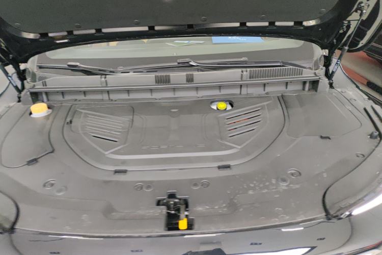 Used FORTHING Xinghai V9 2026 Model, More Enjoyment Series, 200km Luxury Edition Engine Bay