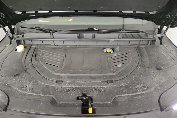 Used FORTHING Xinghai V9 2026 Model, More Enjoyment Series, 200km Luxury Edition Engine Bay