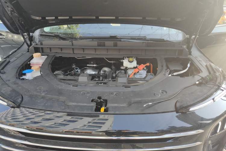 Used FORTHING Xinghai V9 2026 Model, More Enjoyment Series, 200km Luxury Edition Engine Bay
