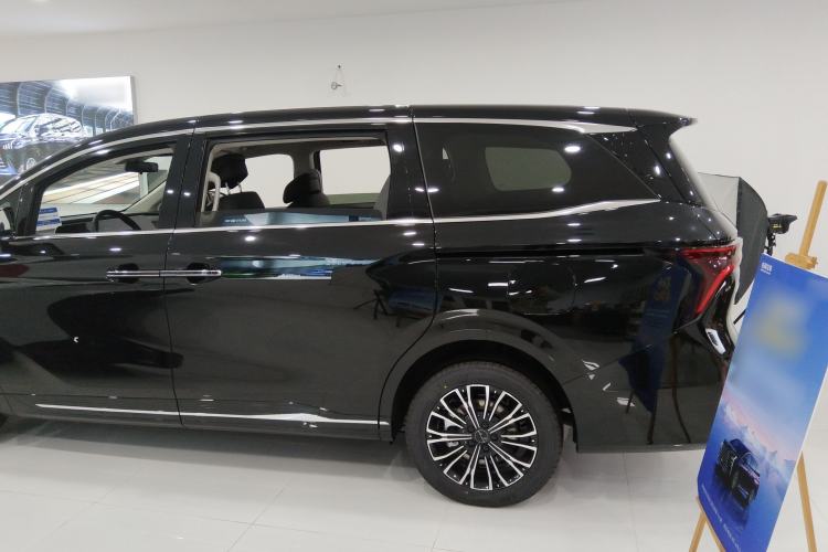Used FORTHING Xinghai V9 2026 Model, More Enjoyment Series, 200km Comfort Edition Exterior 4