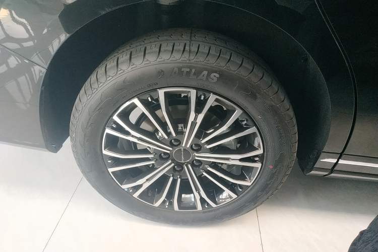 Used FORTHING Xinghai V9 2026 Model, More Enjoyment Series, 200km Comfort Edition Exterior 8