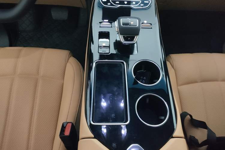 Used FORTHING Xinghai V9 2026 Model, More Enjoyment Series, 200km Luxury Edition Gear Lever