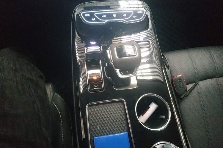Used FORTHING Xinghai V9 2026 Model, More Enjoyment Series, 200km Comfort Edition Gear Lever