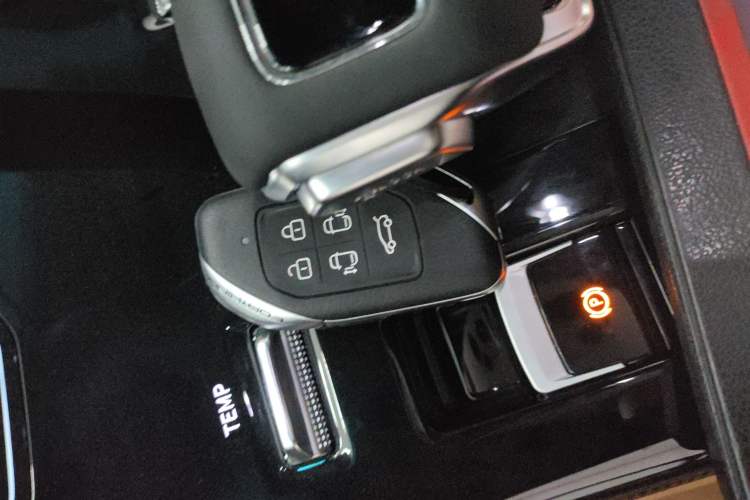 Used FORTHING Xinghai V9 2026 Model, More Enjoyment Series, 200km Luxury Edition Interior 1