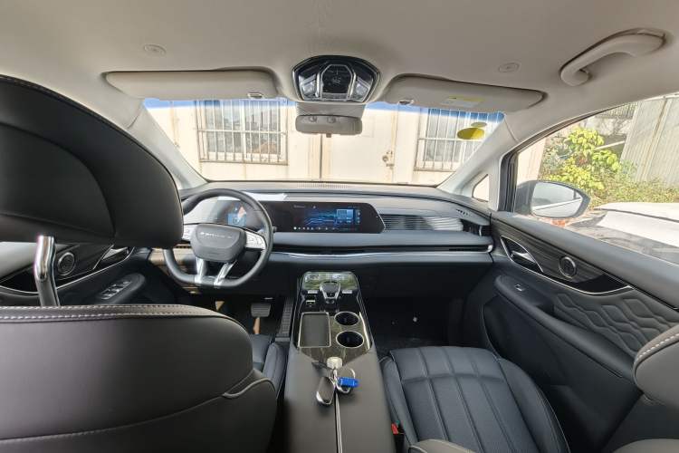Used FORTHING Xinghai V9 2026 Model, More Enjoyment Series, 200km Luxury Edition Interior 1