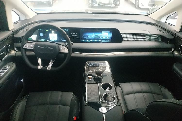Used FORTHING Xinghai V9 2026 Model, More Enjoyment Series, 200km Comfort Edition Interior 2