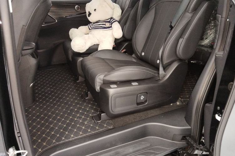 Used FORTHING Xinghai V9 2026 Model, More Enjoyment Series, 200km Comfort Edition Interior 3