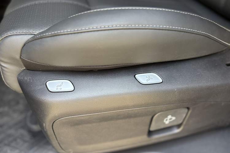 Used FORTHING Xinghai V9 2026 Model, More Enjoyment Series, 200km Comfort Edition Interior 3