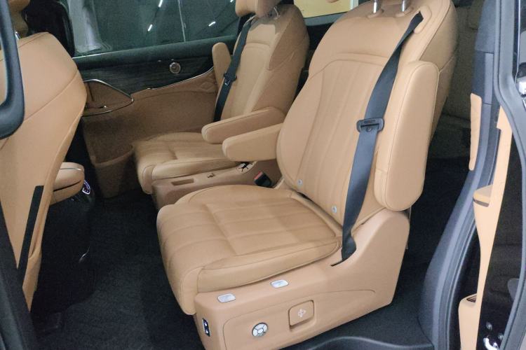 Used FORTHING Xinghai V9 2026 Model, More Enjoyment Series, 200km Luxury Edition Interior 4