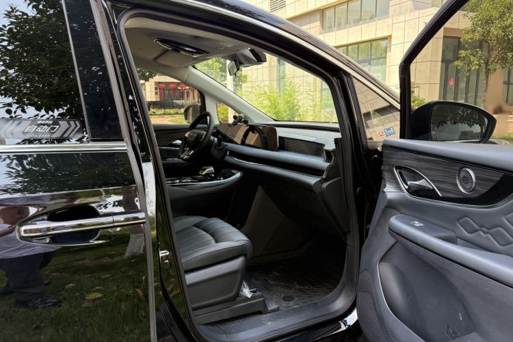 Used FORTHING Xinghai V9 2026 Model, More Enjoyment Series, 200km Comfort Edition Interior 9