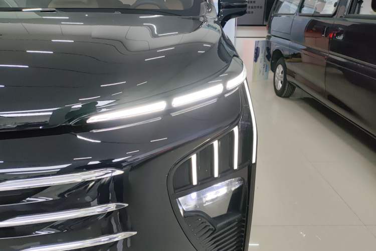 Used FORTHING Xinghai V9 2026 Model, More Enjoyment Series, 200km Luxury Edition Left Front Headlight