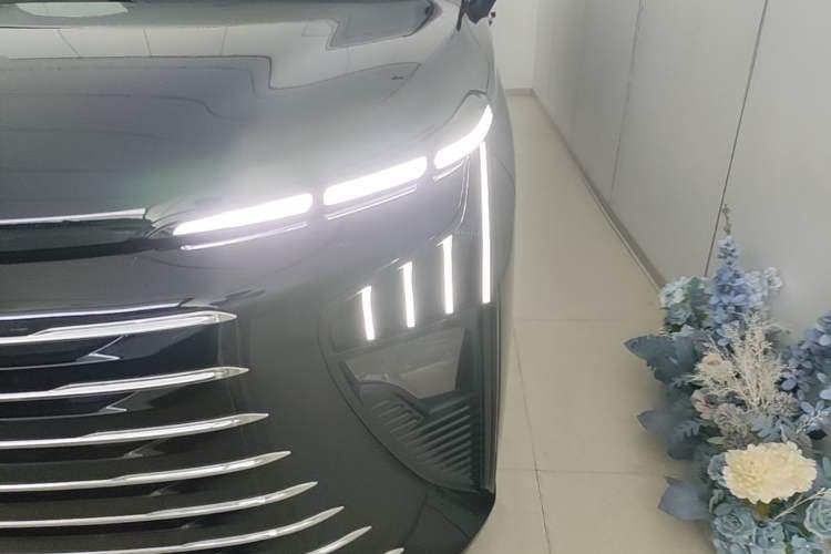 Used FORTHING Xinghai V9 2026 Model, More Enjoyment Series, 200km Luxury Edition Left Front Headlight
