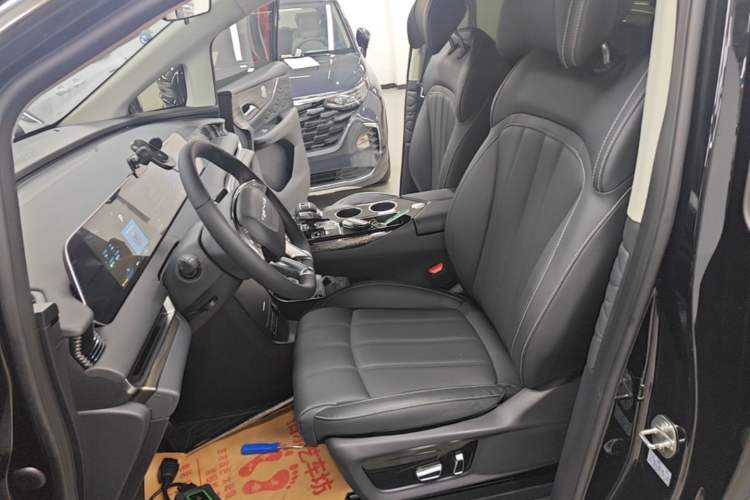 Used FORTHING Xinghai V9 2026 Model, More Enjoyment Series, 200km Comfort Edition Left Front Seat