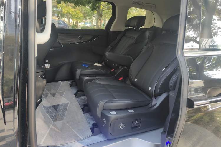 Used FORTHING Xinghai V9 2026 Model, More Enjoyment Series, 200km Luxury Edition Left Rear Seat