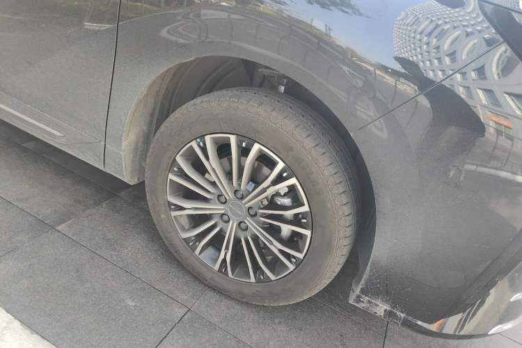 Used FORTHING Xinghai V9 2026 Model, More Enjoyment Series, 200km Luxury Edition Right Front Wheel Hub