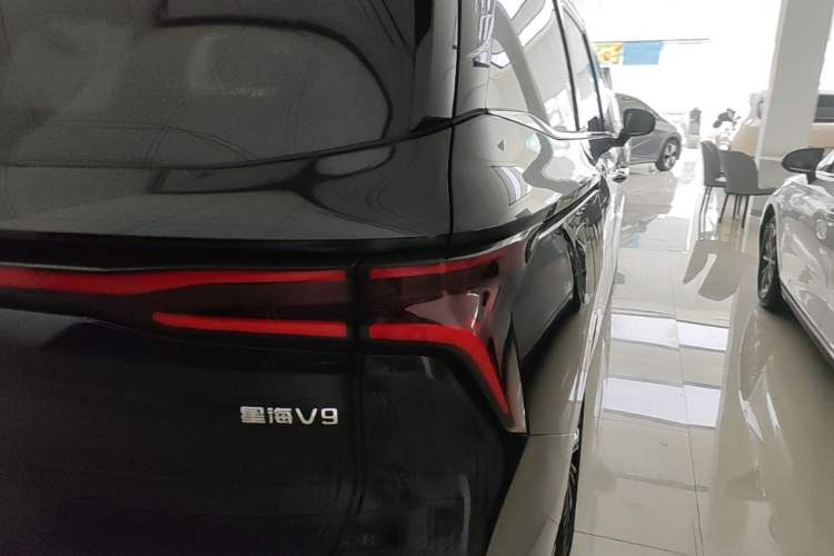 Used FORTHING Xinghai V9 2026 Model, More Enjoyment Series, 200km Luxury Edition Right Rear Taillight