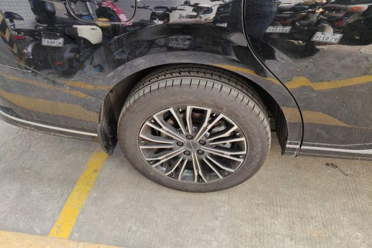Used FORTHING Xinghai V9 2026 Model, Smart Enjoyment Series, 200km Flagship Edition Right Rear Wheel Hub
